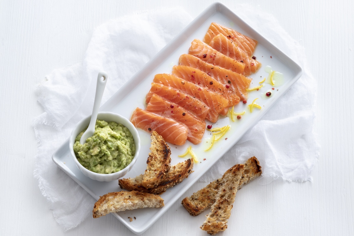 Lachscarpaccio mit Limetten-Guacamole