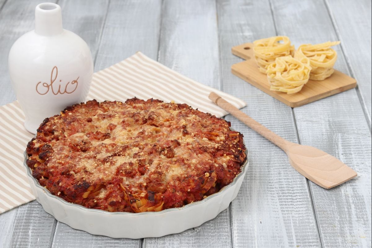 Tagliatellenester mit Wurstragout