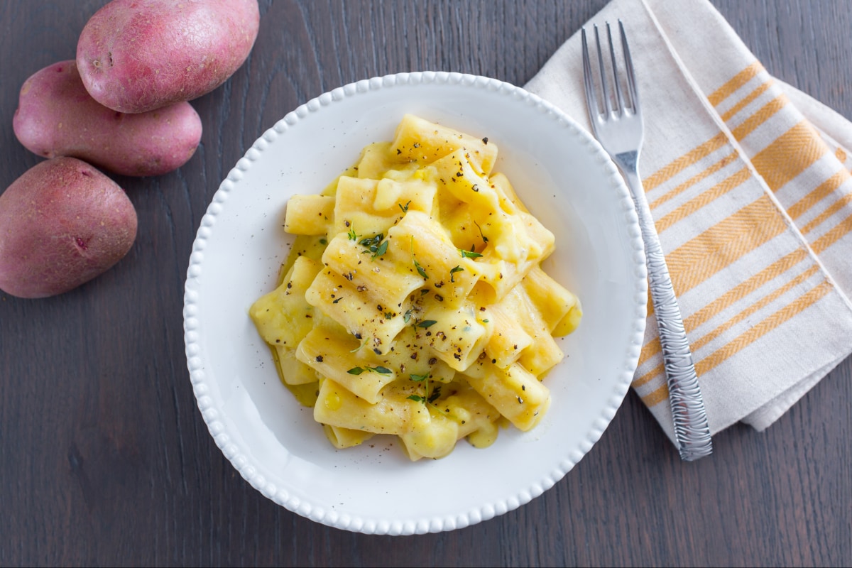 Pasta mit Kartoffeln und Eiern