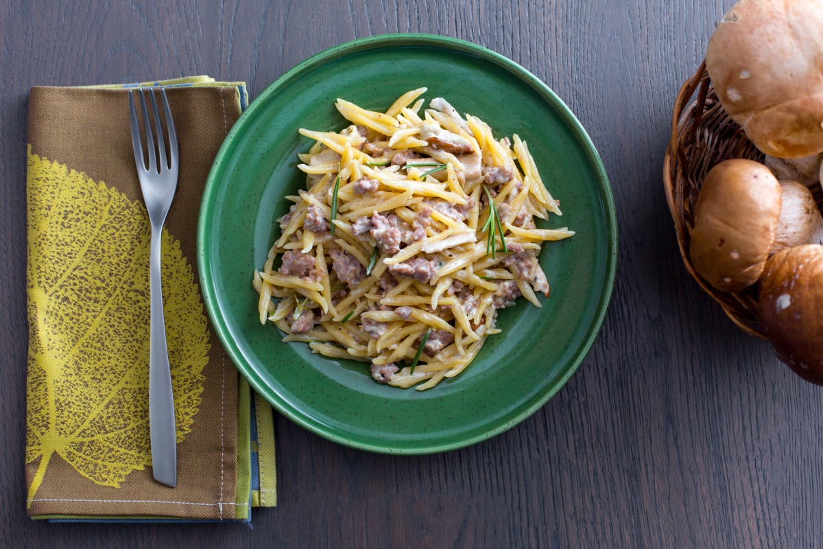 Pasta mit Pilzen und Wurst