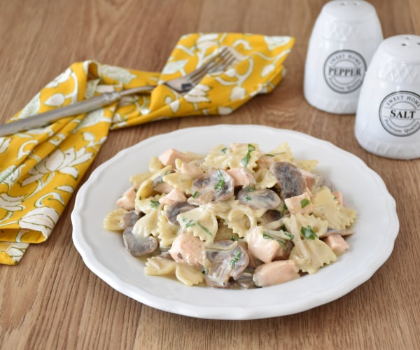 Cremige Pasta mit Lachs und Pilzen