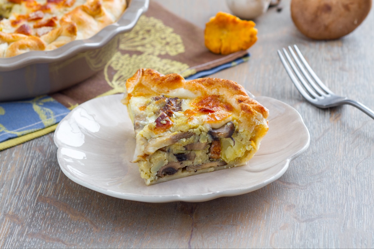 Herzhafter Kuchen mit Pilzen und Kartoffeln