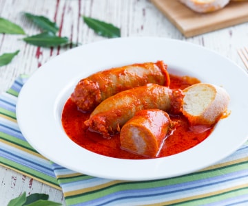 Würstchen in Sauce