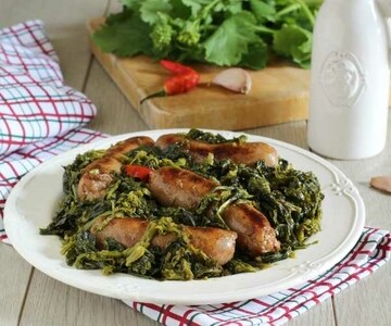 Wurst und Stängelkohl
