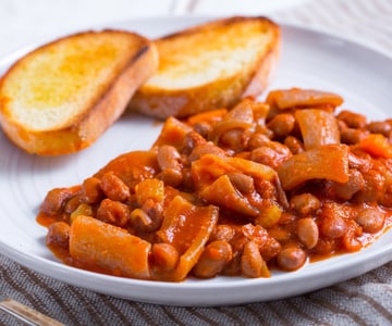 Bohnen mit Schweineschwarte