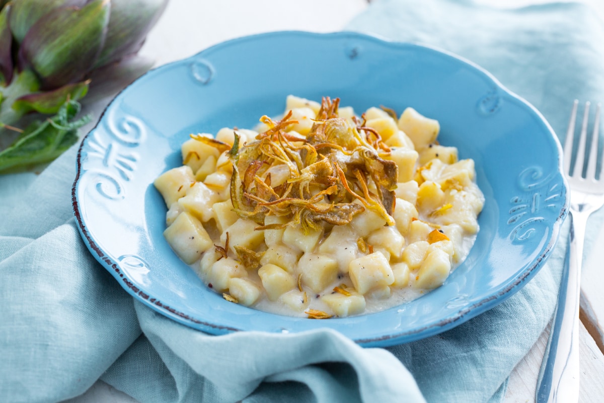 Gnocchi Cacio e Pepe mit knusprigen Artischocken