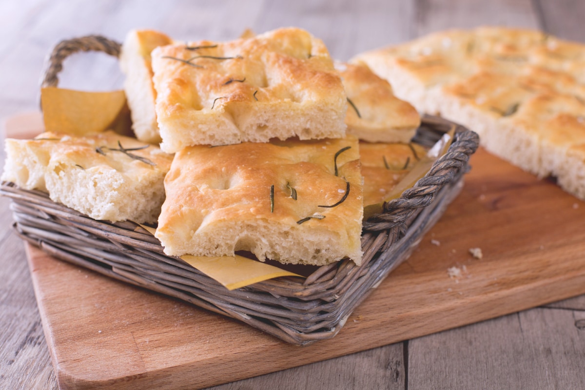 Einfache hausgemachte Focaccia