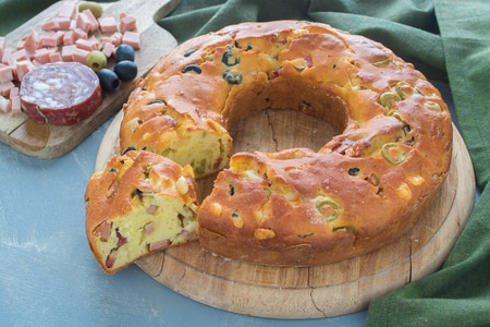 Einfacher herzhafter Kranzkuchen