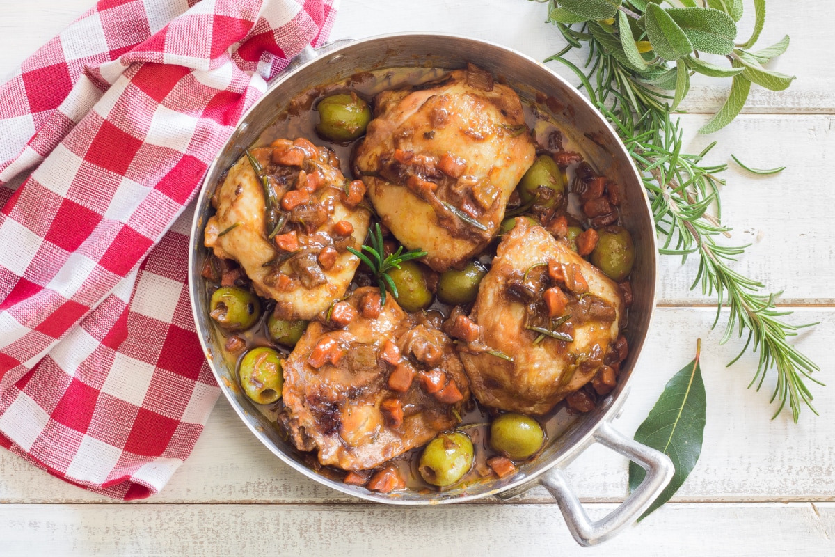 Huhn Jägerart in Weiß