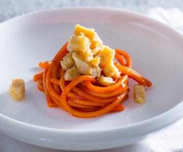 Spaghettoni mit Paprikacreme und Kabeljau