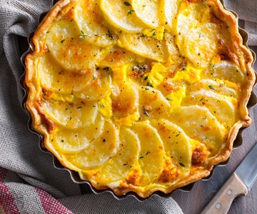 Herzhafter Kuchen mit Kartoffeln und Mortadella