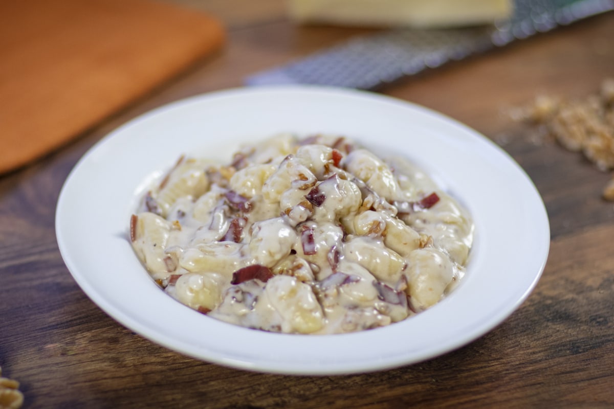 Gnocchi mit Speck und Toma
