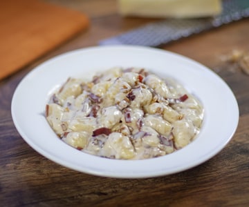 Gnocchi mit Speck und Toma