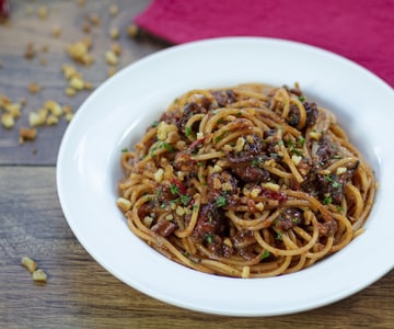 Spaghetti mit Tintenfischsauce