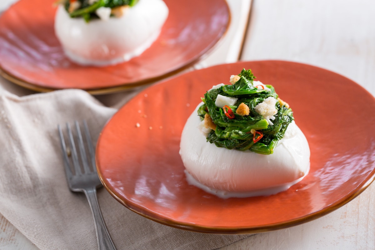 Gefüllte Mozzarella mit Rübenspitzen