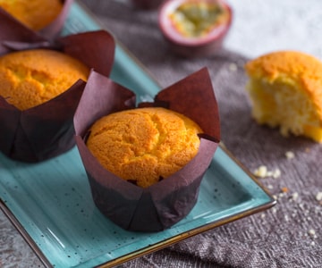 Muffins mit Mango- und Maracuja-Joghurt