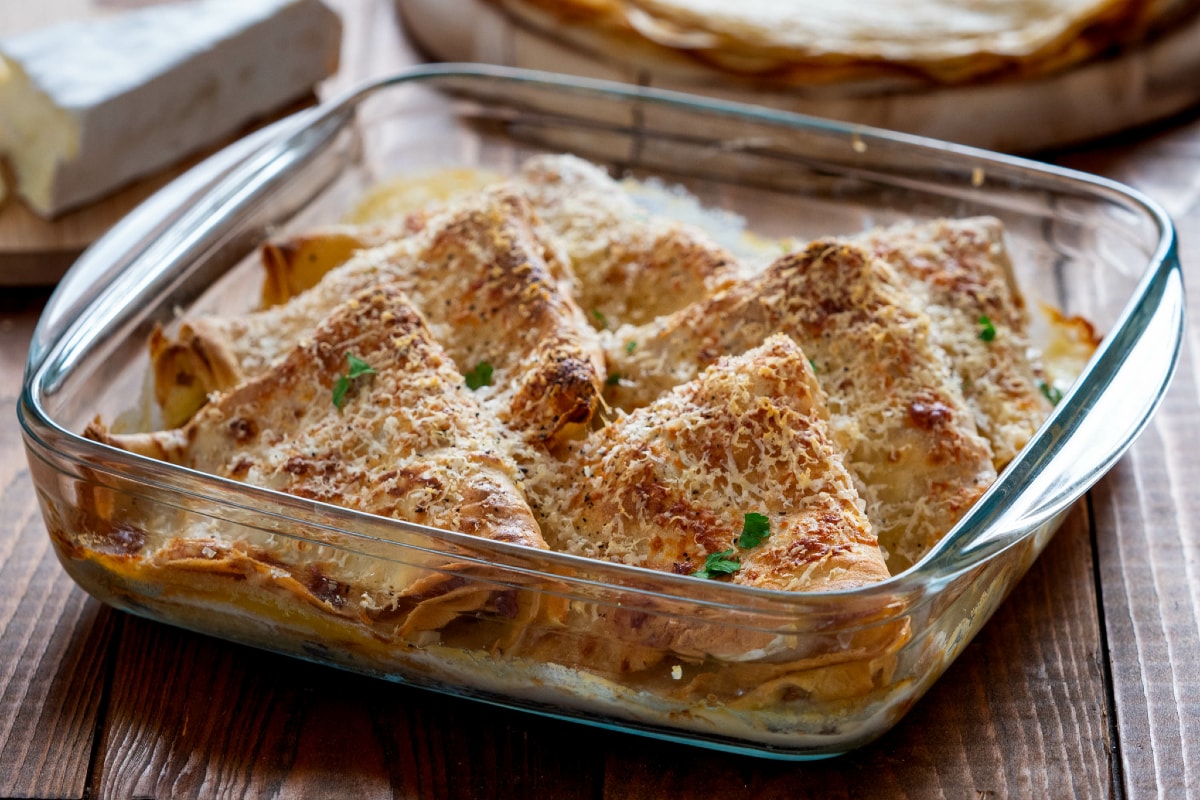 Pfannkuchen mit Schinken, Brie und Walnüssen