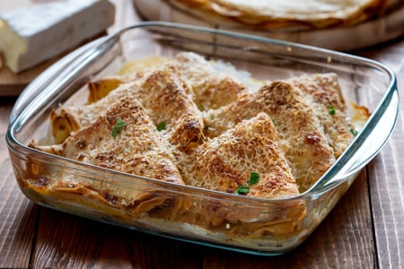 Pfannkuchen mit Schinken, Brie und Walnüssen