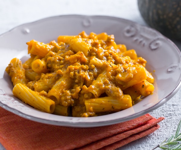 Pasta mit Kürbis und Wurst