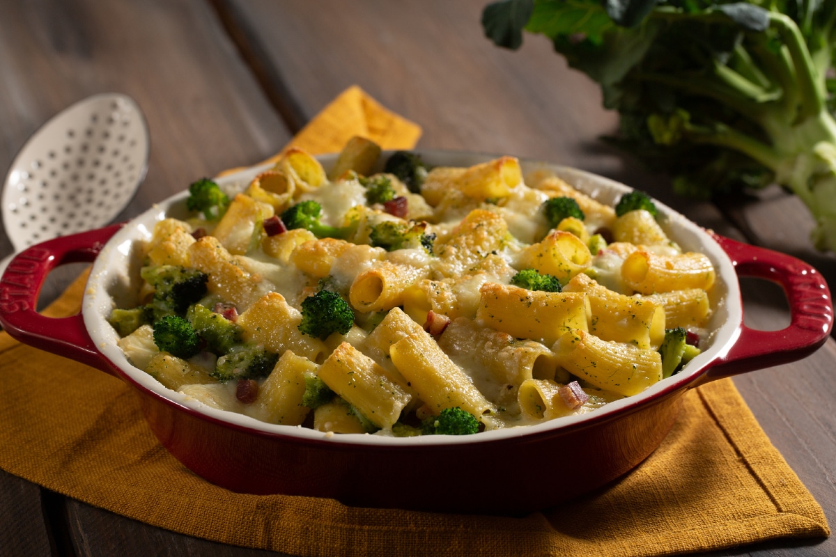 Gebackene Pasta mit Brokkoli und Speck