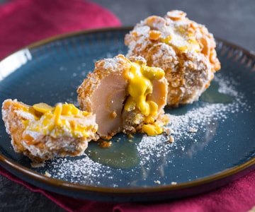 Dessert mit Annurca-Äpfeln und Zabaione