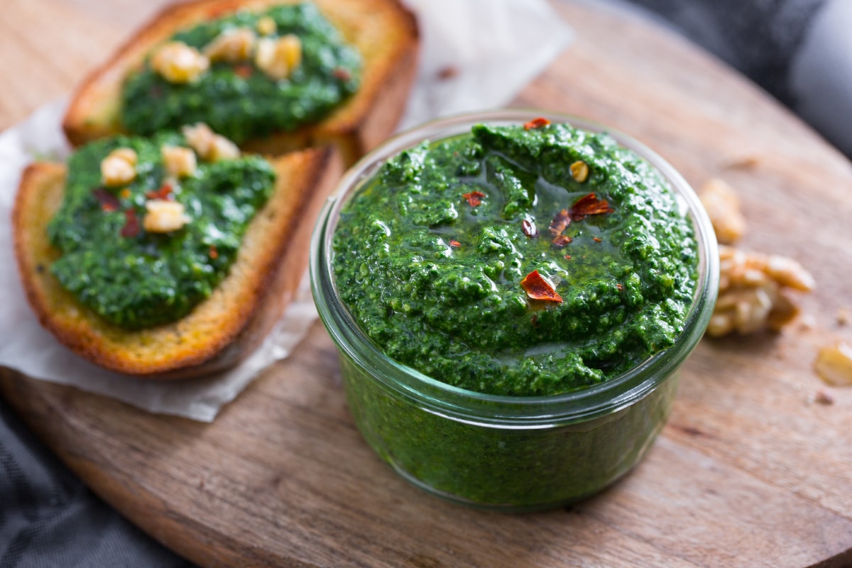 Schwarzkohlpesto