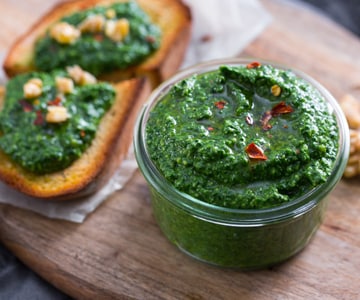 Schwarzkohlpesto