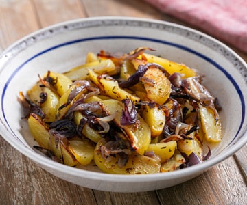 Kartoffeln und Zwiebeln aus dem Ofen