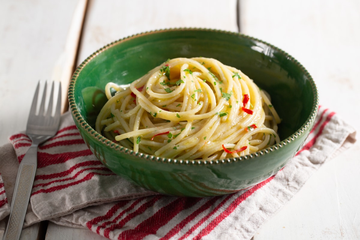 Einfache Spaghetti mit Knoblauch, Öl und Peperoncino