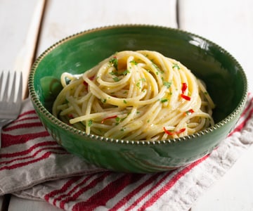 Einfache Spaghetti mit Knoblauch, Öl und Peperoncino