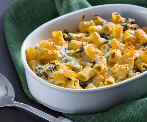 Nudeln mit Feta und Spinat aus dem Ofen