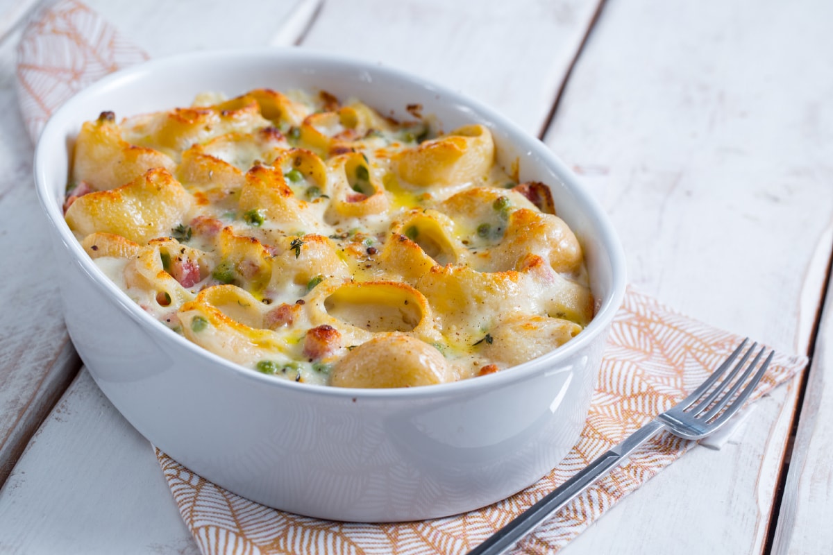 Muschelnudeln mit Mortadella und Erbsen
