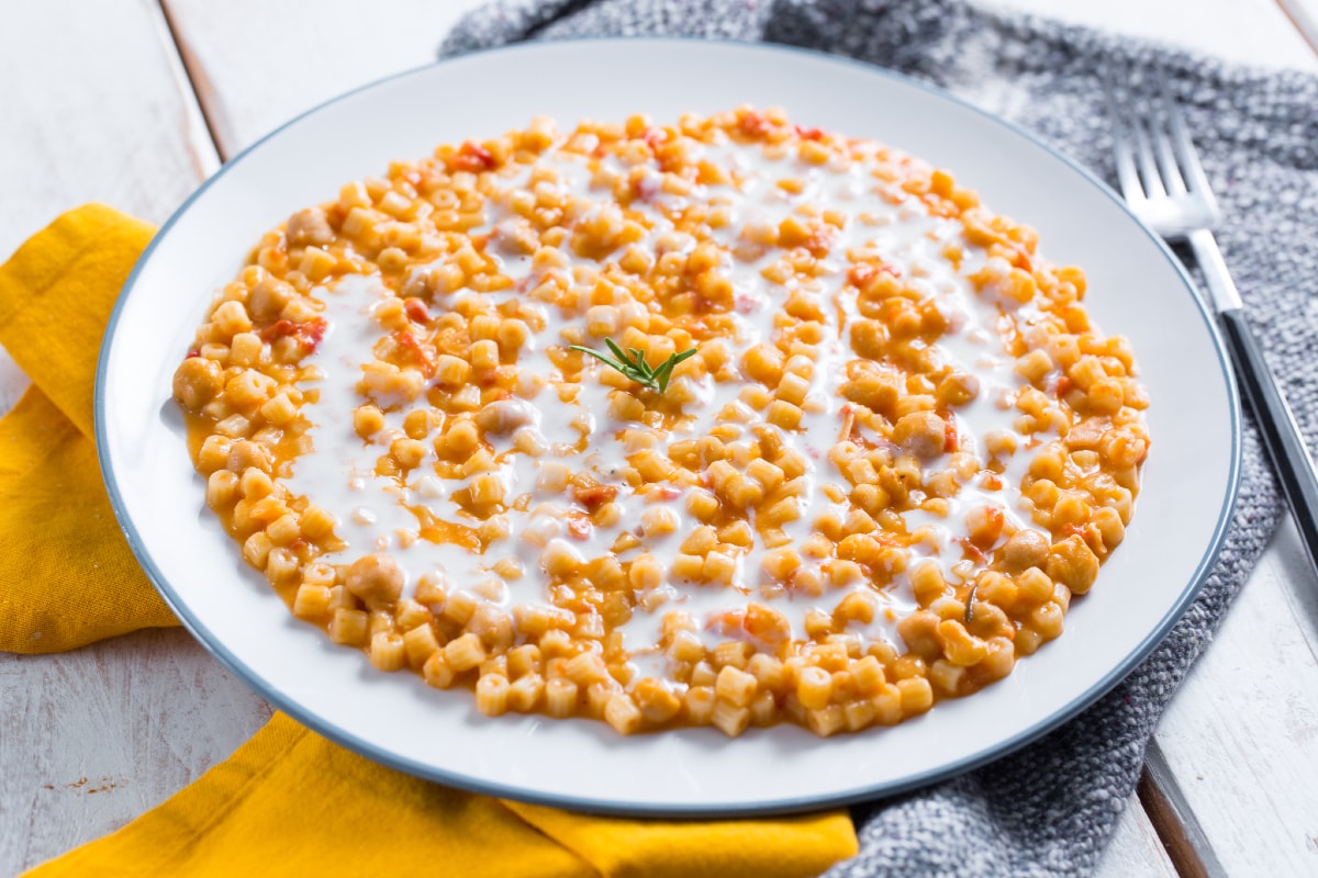 Pasta mit Kichererbsen und Taleggio
