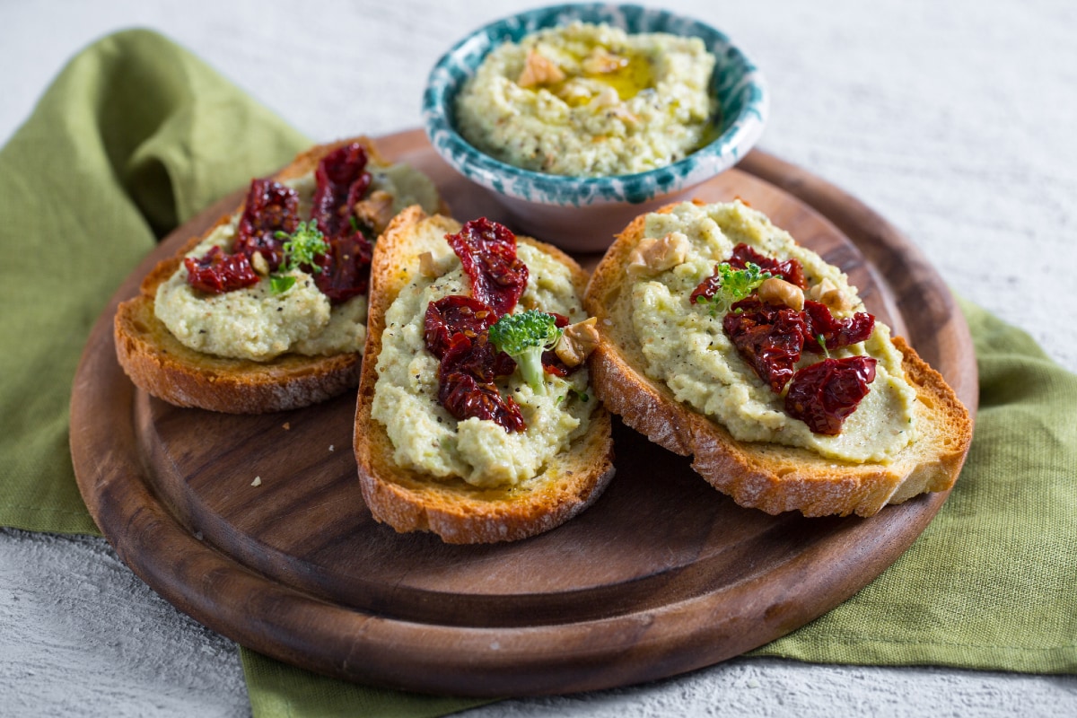 Bruschetta mit Brokkolicreme