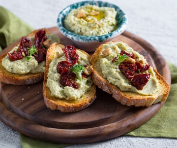 Bruschetta mit Brokkolicreme