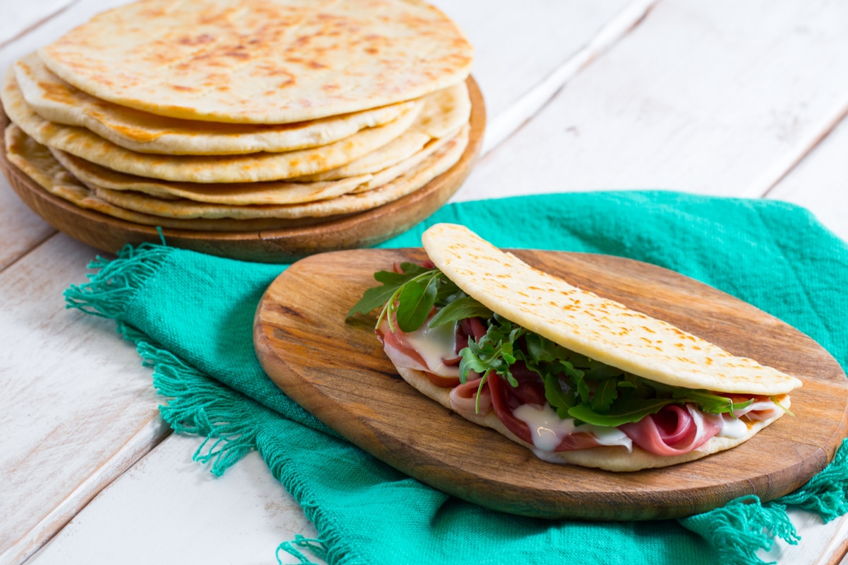 Dicke romagnolische Piadina