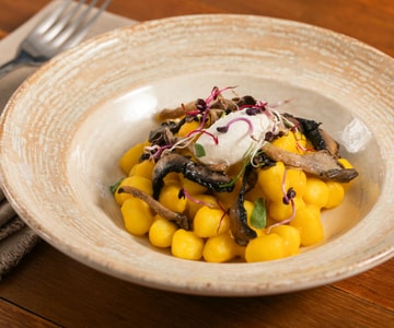 Gnocchetti mit Kürbiscreme, Pilzen und Ricotta