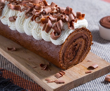 Kakaorolle mit Sahne und Nutella