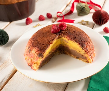 Panettone-Zuccotto mit zwei Cremes