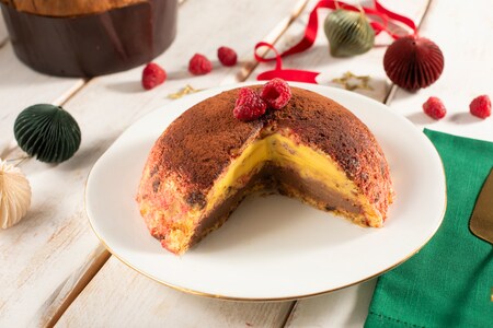 Panettone-Zuccotto mit zwei Cremes
