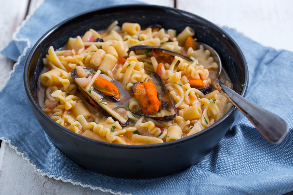 Pasta Bohnen und Miesmuscheln