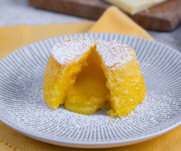 Weißer Schokoladen- und Zitronenküchlein