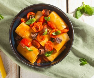 Paccheri mit Sardellen und Kirschtomaten