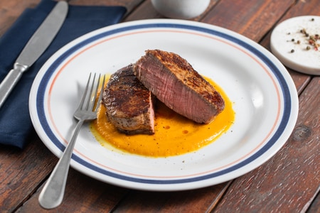 Rinderfilet mit Pfeffer und Kürbiscreme