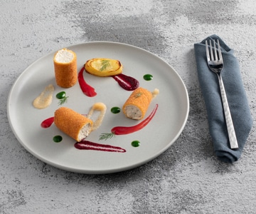 Frittierte Hähnchenröllchen mit Frucht- und Gemüsesaucen
