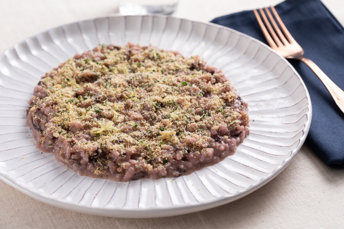 Risotto mit Radicchio, Sardellenbutter und aromatischem Brot