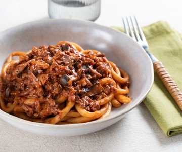 Pici mit Pilz- und Nussragout