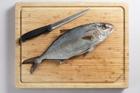 Wie man die Stachelmakrele reinigt