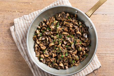 Champignons in der Pfanne