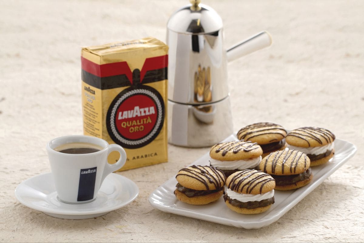 Küsschen mit Kaffeecreme